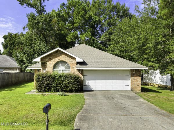 9534 Laa La Court, Diamondhead, MS 39525