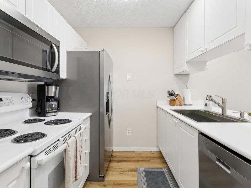 1967 Bashan Drive, Unit 82D, Columbus, OH 43228 Photo 5