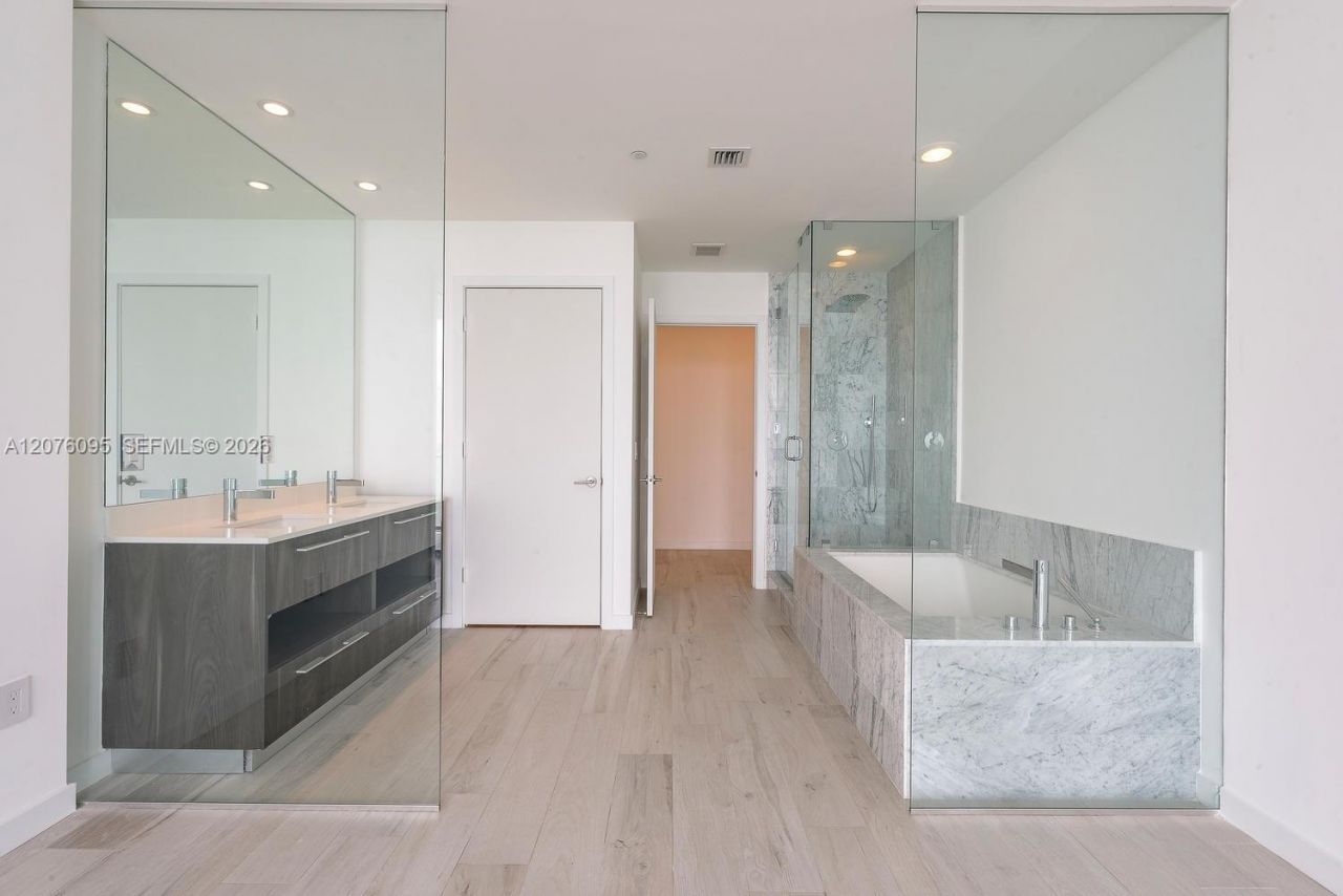 480 NE 31st St, Unit 2101, Miami, FL 33137 Photo