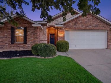 4724 Waterford Drive, Fort Worth, TX 76179