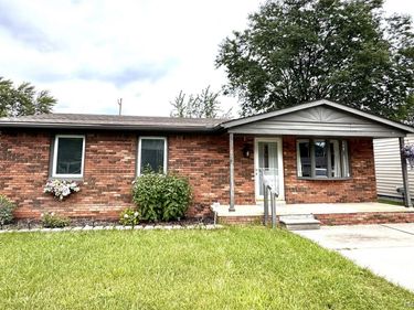 37197 Jefferson Avenue , Harrison Township, Mi 48045