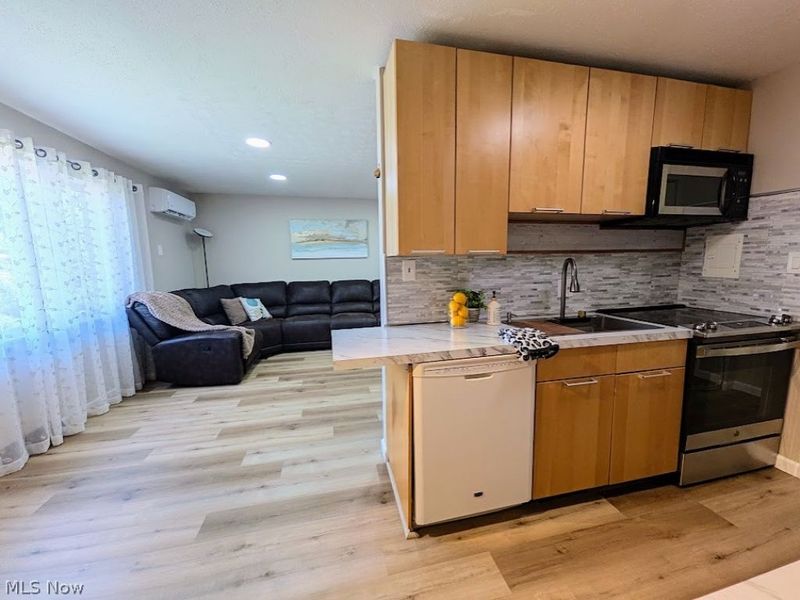 1402 Golden Gate Boulevard, Unit G201, Mayfield Heights, OH 44124 Photo 15