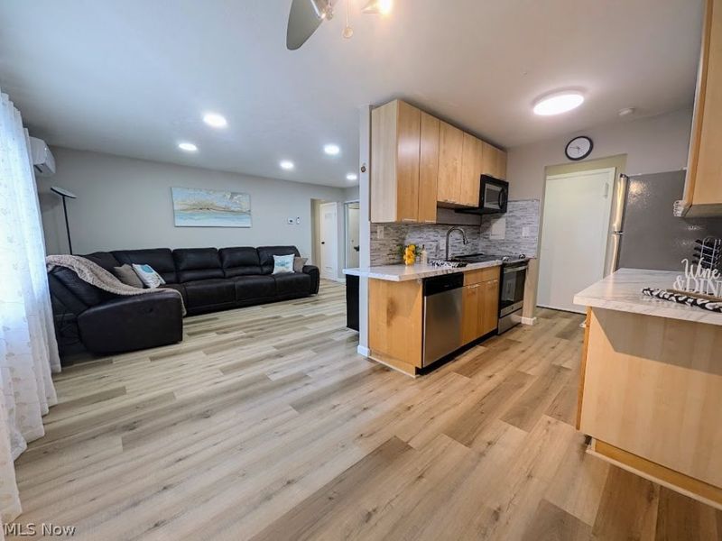 1402 Golden Gate Boulevard, Unit G201, Mayfield Heights, OH 44124 Photo 15