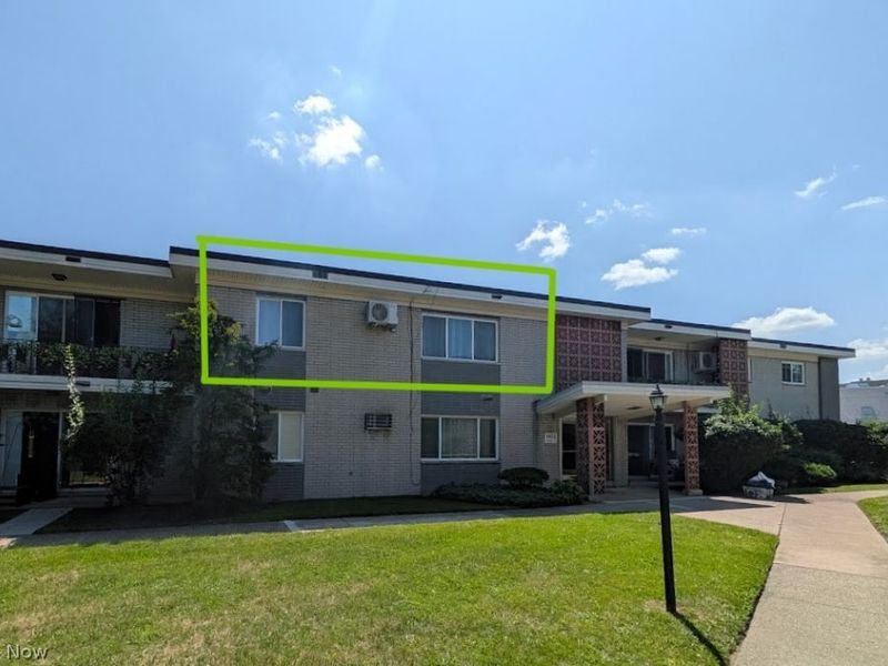 1402 Golden Gate Boulevard, Unit G201, Mayfield Heights, OH 44124 Photo 2