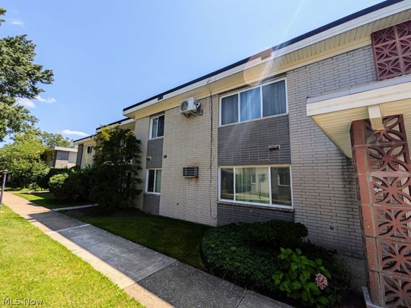 1402 Golden Gate Boulevard, Unit G201, Mayfield Heights, OH 44124 Photo 37