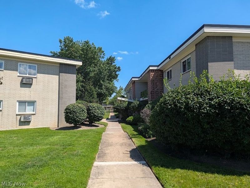 1402 Golden Gate Boulevard, Unit G201, Mayfield Heights, OH 44124 Photo 44