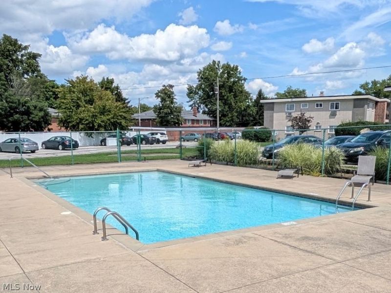 1402 Golden Gate Boulevard, Unit G201, Mayfield Heights, OH 44124 Photo 45