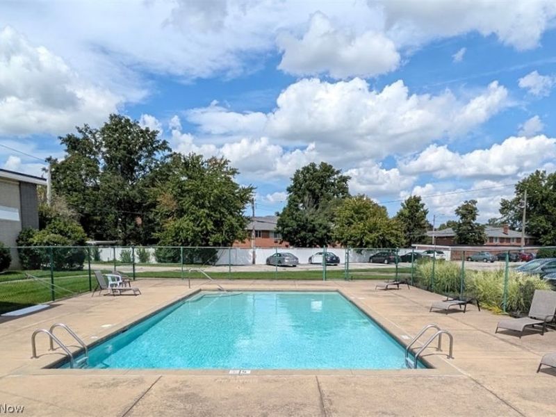 1402 Golden Gate Boulevard, Unit G201, Mayfield Heights, OH 44124 Photo 46
