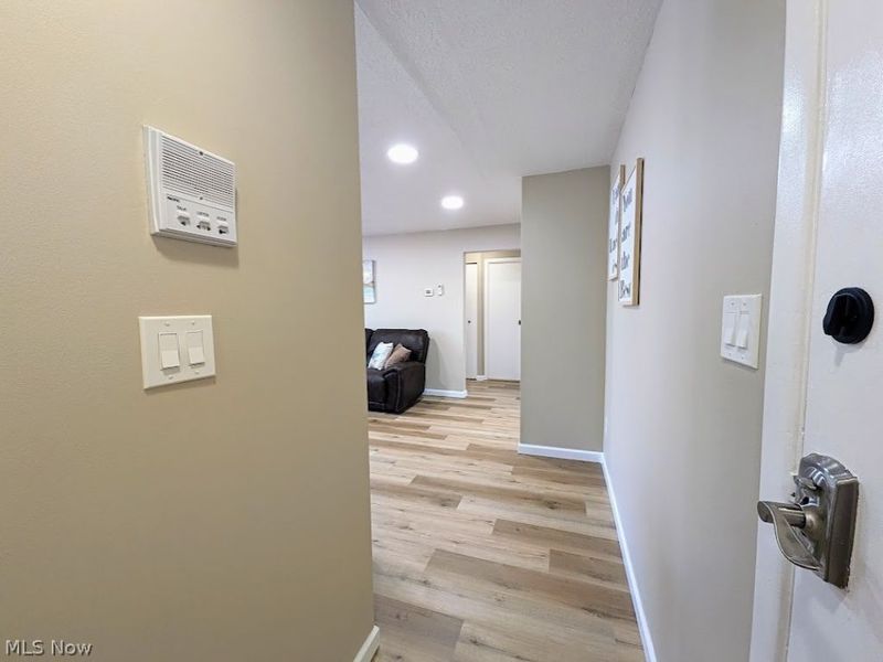 1402 Golden Gate Boulevard, Unit G201, Mayfield Heights, OH 44124 Photo 5