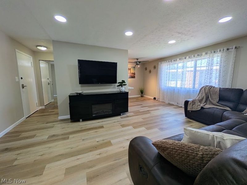 1402 Golden Gate Boulevard, Unit G201, Mayfield Heights, OH 44124 Photo 6