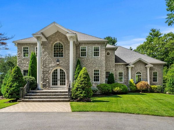9 Grandview Rd, North Reading, MA 01864