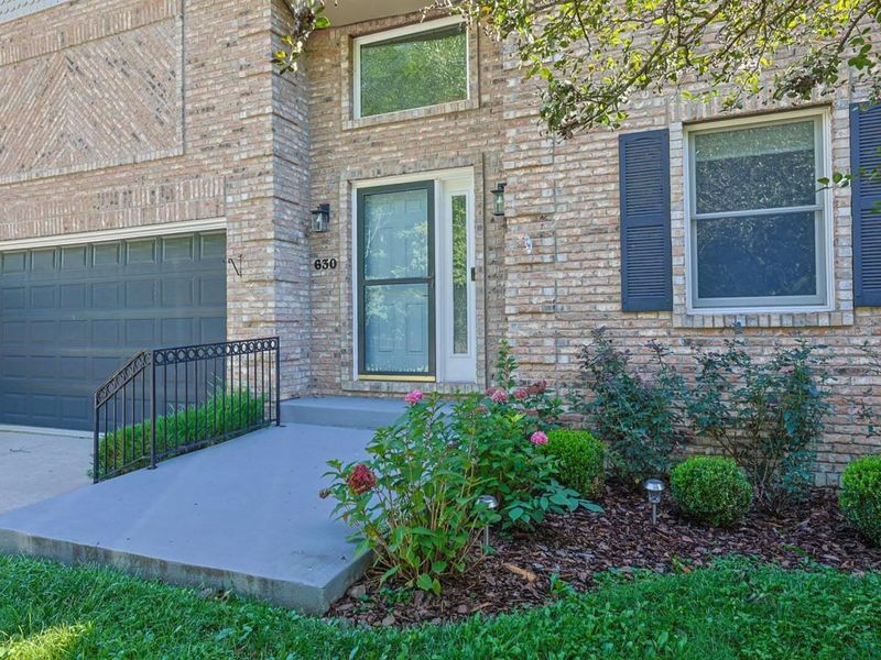 630 Pointe Benton Lane, Covington, KY 41014 Photo 3