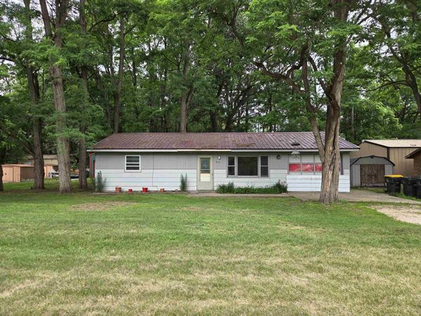 810 Locust Road, Avoca, WI 53506