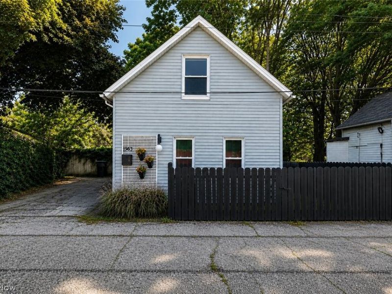 1963 Fulton Place, Cleveland, OH 44113 Photo 1