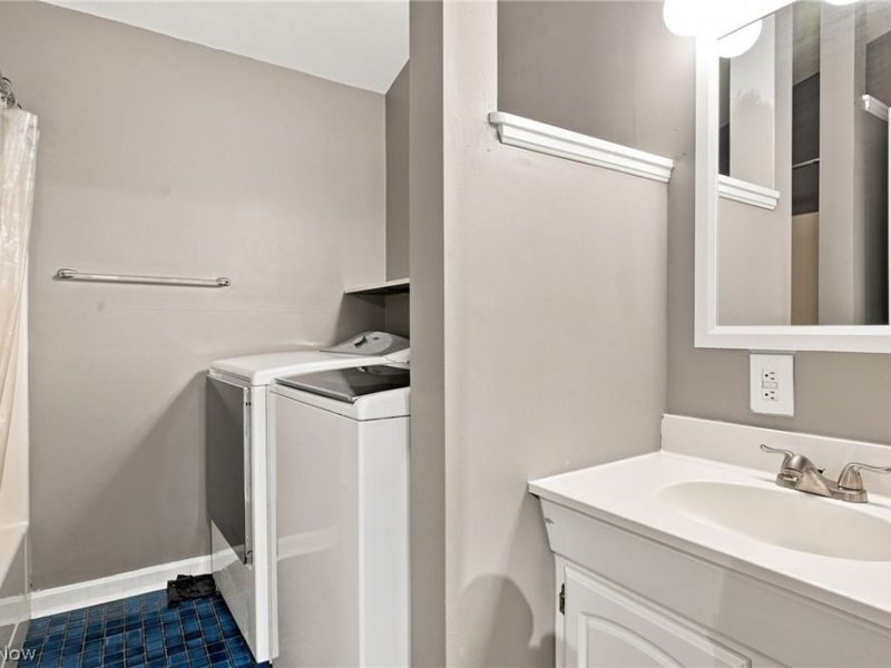 1963 Fulton Place, Cleveland, OH 44113 Photo 11