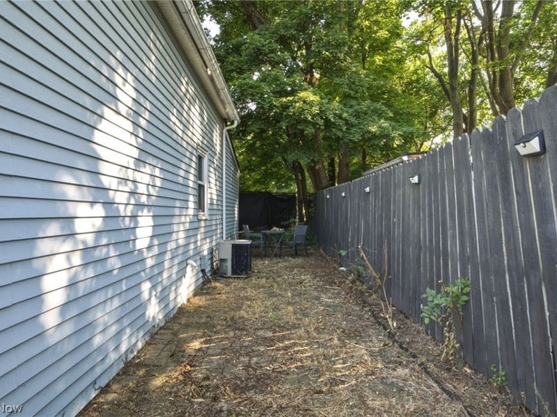 1963 Fulton Place, Cleveland, OH 44113 Photo 25