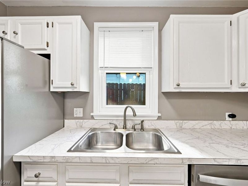 1963 Fulton Place, Cleveland, OH 44113 Photo 8