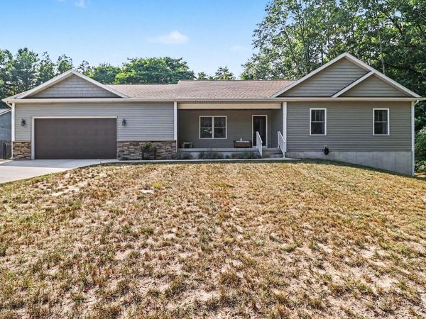 2047 N Lakeshore Drive, Ludington, MI 49431