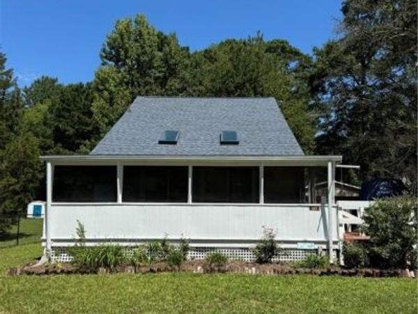 561 Shore Drive, Hartfield, VA 23071