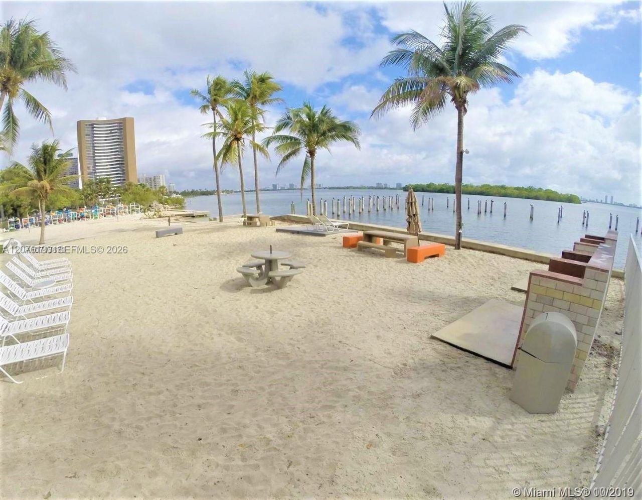 650 NE 64th St, Unit G602, Miami, FL 33138 Photo
