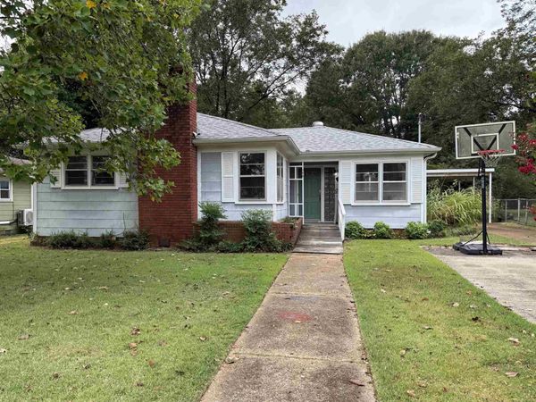 103 N College Street, Searcy, AR 72143