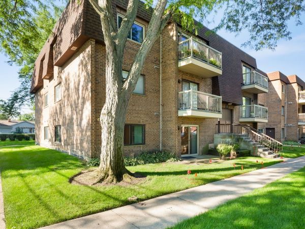611 W Central Road , Unit A5, Mount Prospect, IL 60056