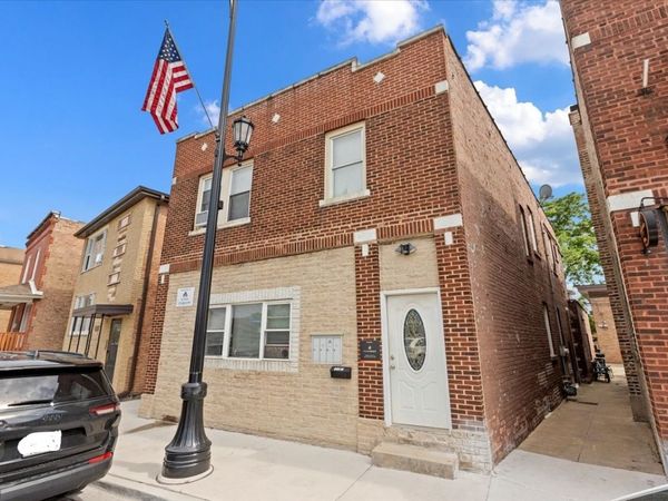 7136 Windsor Avenue, Unit 2R, Berwyn, IL 60402