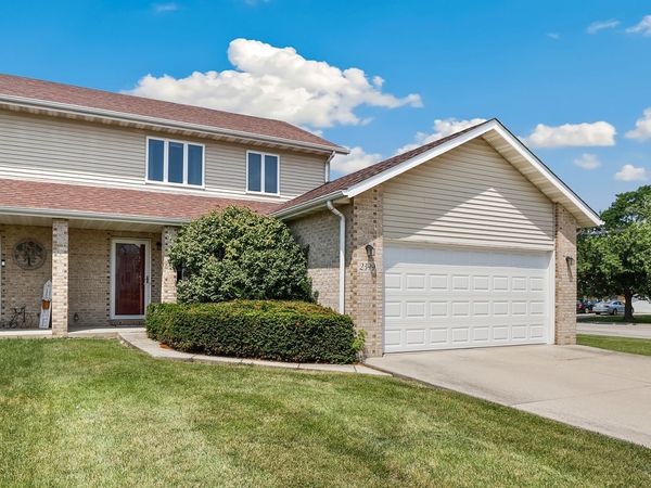 2399 Caton Crest Drive , Crest Hill, IL 60403
