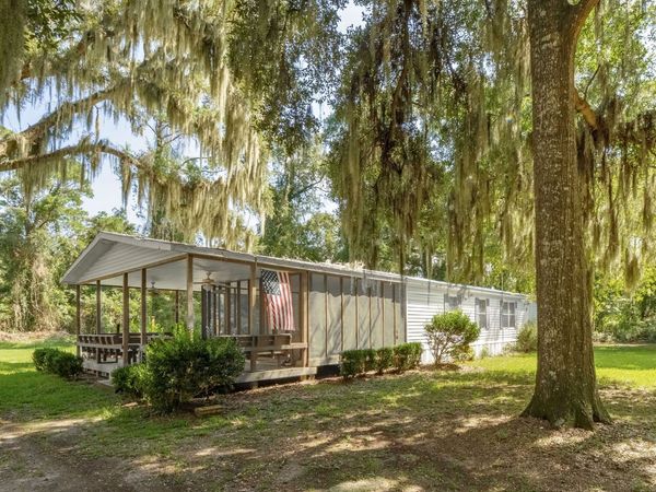1042 Live Oak Lane NE, Townsend, GA 31331