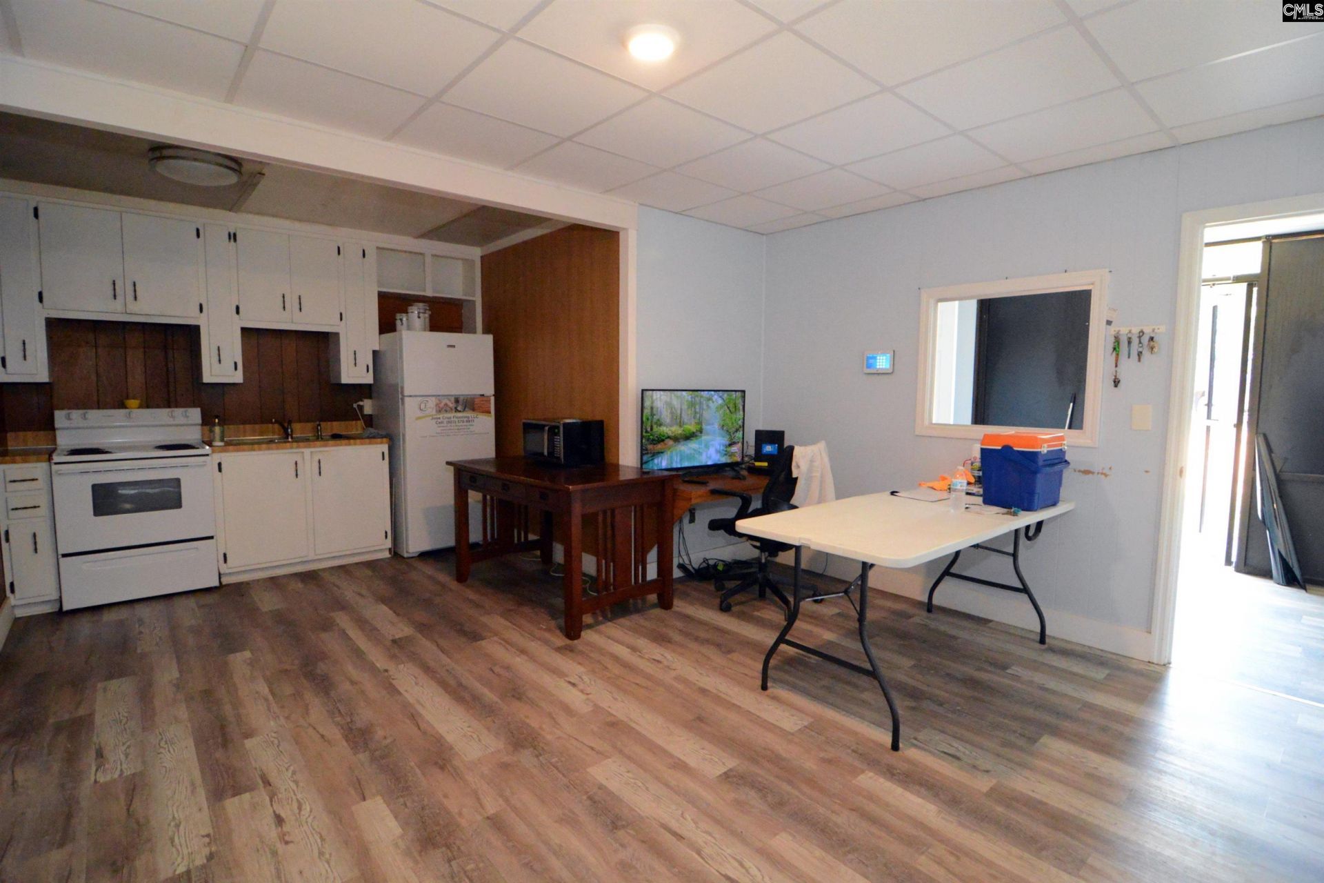 900 Metze Road  Photo 6