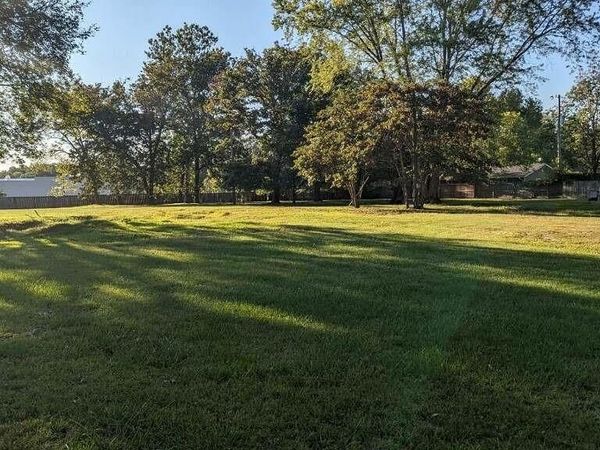809 NW 8th Street , Bentonville, AR 72712