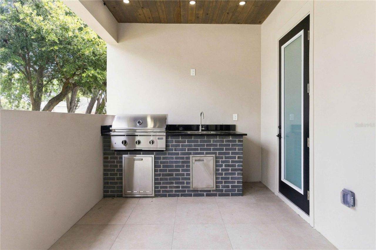 104 S Maki Road , Plant City, FL 33563 Photo