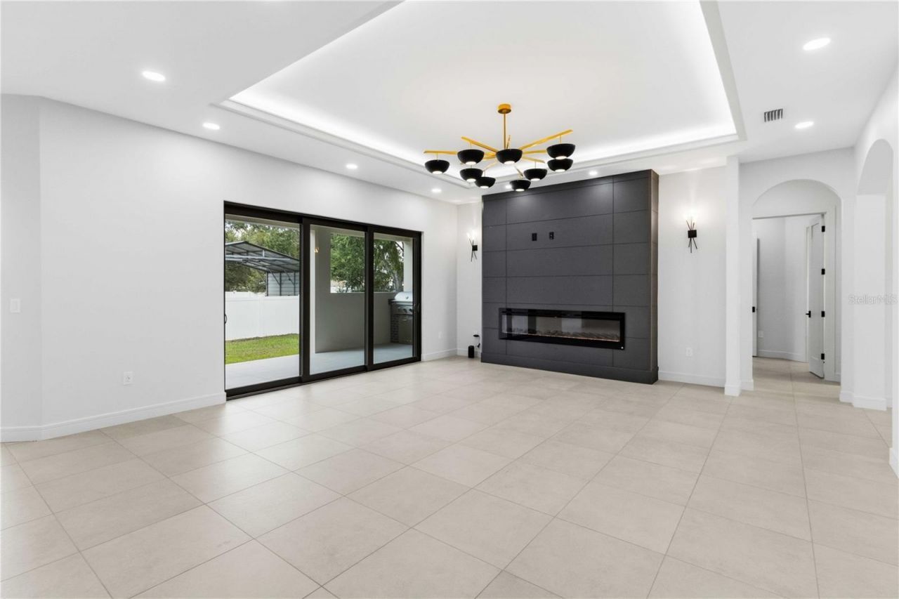 104 S Maki Road , Plant City, FL 33563 Photo