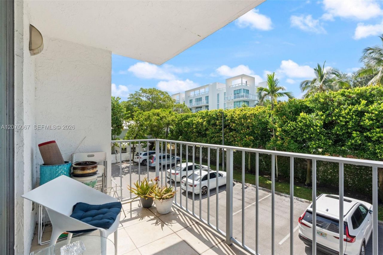 700 NE 63rd St , Unit D206, Miami, FL 33138 Photo