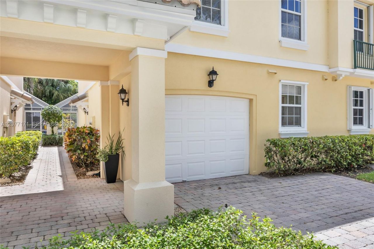 418 Capistrano Dr , Palm Beach Gardens, FL 33410 Photo