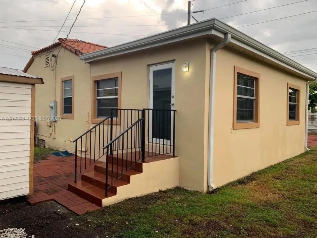 4289 NW 5th St , Miami, FL 33126 Photo
