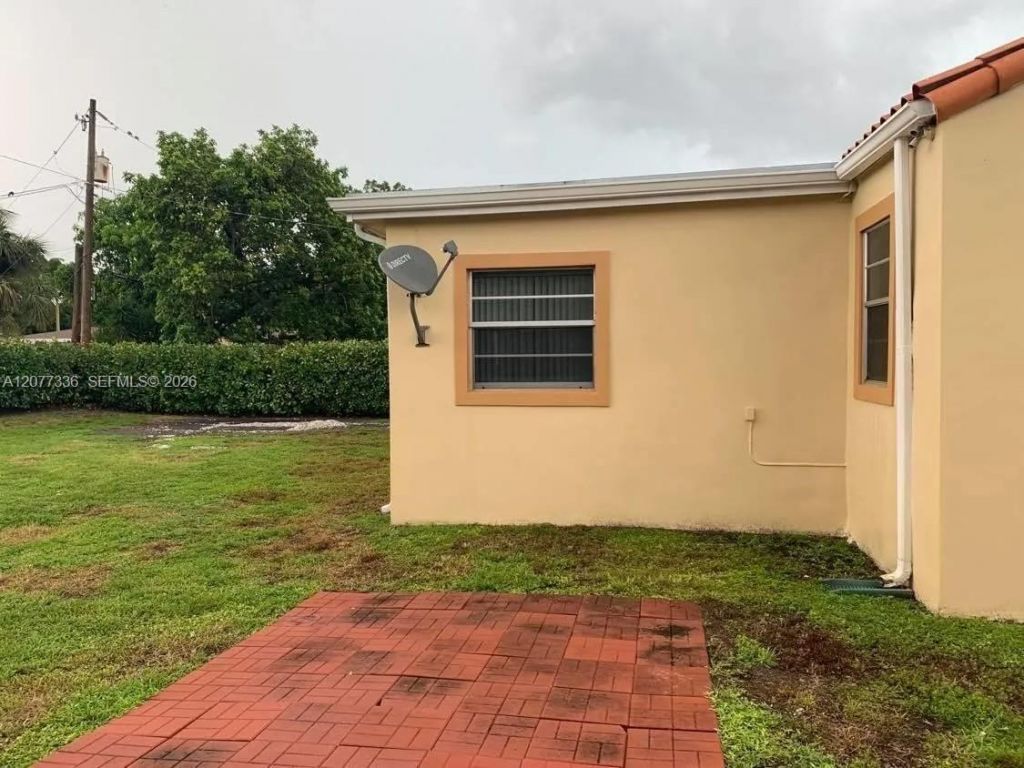 4289 NW 5th St , Miami, FL 33126 Photo