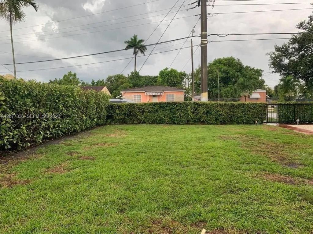 4289 NW 5th St , Miami, FL 33126 Photo