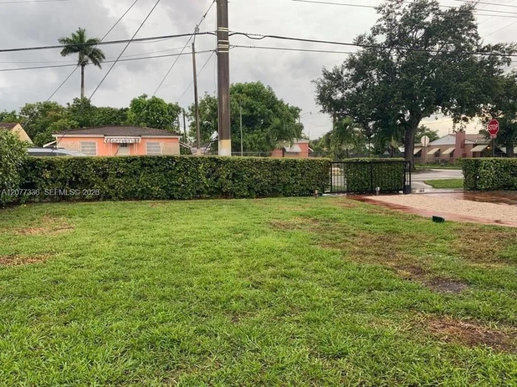 4289 NW 5th St , Miami, FL 33126 Photo