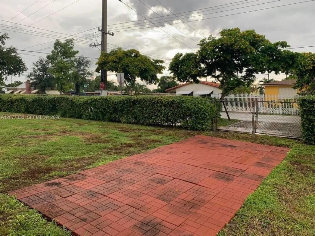4289 NW 5th St , Miami, FL 33126 Photo