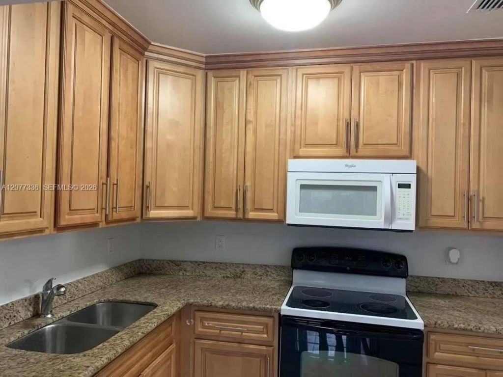 4289 NW 5th St , Miami, FL 33126 Photo
