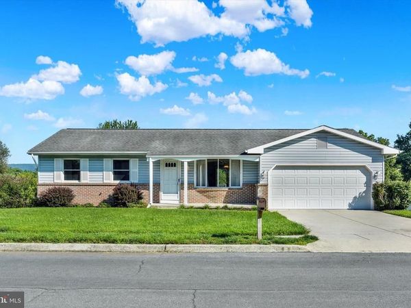320 REGENT ROAD, HARRISBURG, PA 17112