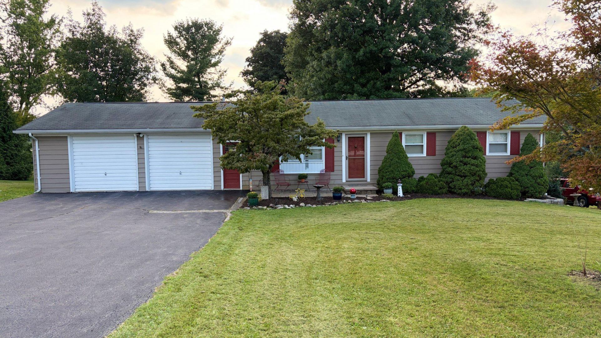 4851 BLUE HILL ROAD, GLENVILLE, PA 17329