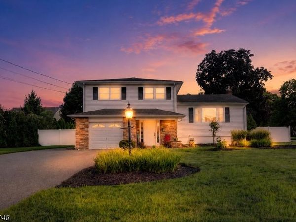 1 Evelyn Pl, Pequannock, NJ 07444