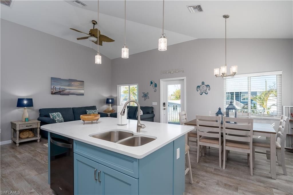 233 Delmar Ave, Fort Myers Beach, FL 33931 Photo