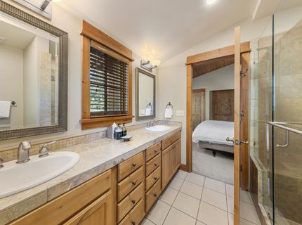 12381 Lookout Loop , Unit #F13-07, Truckee, CA 96161 Photo