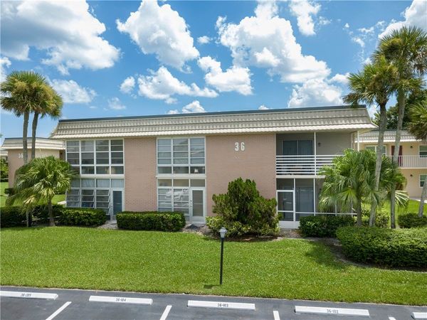 36 Vista Gardens Trail, Unit 103, Vero Beach, FL 32962