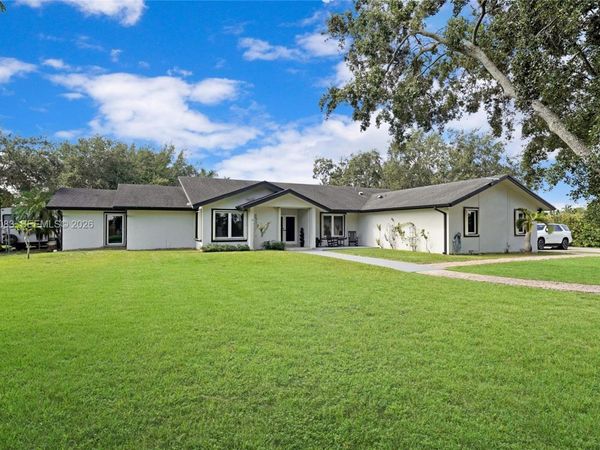 15290 SW 200th St , Miami, FL 33187
