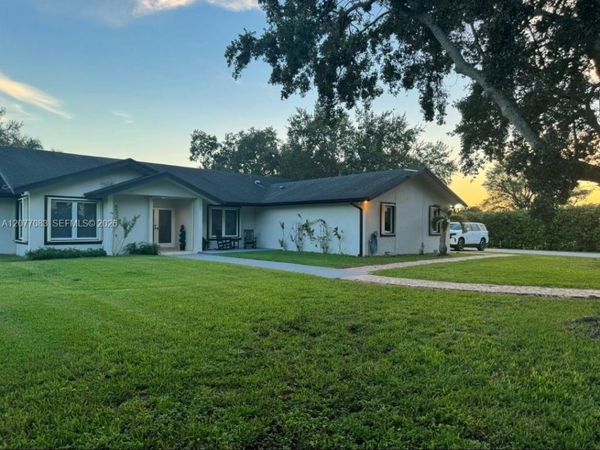 15290 SW 200th St , Miami, FL 33187