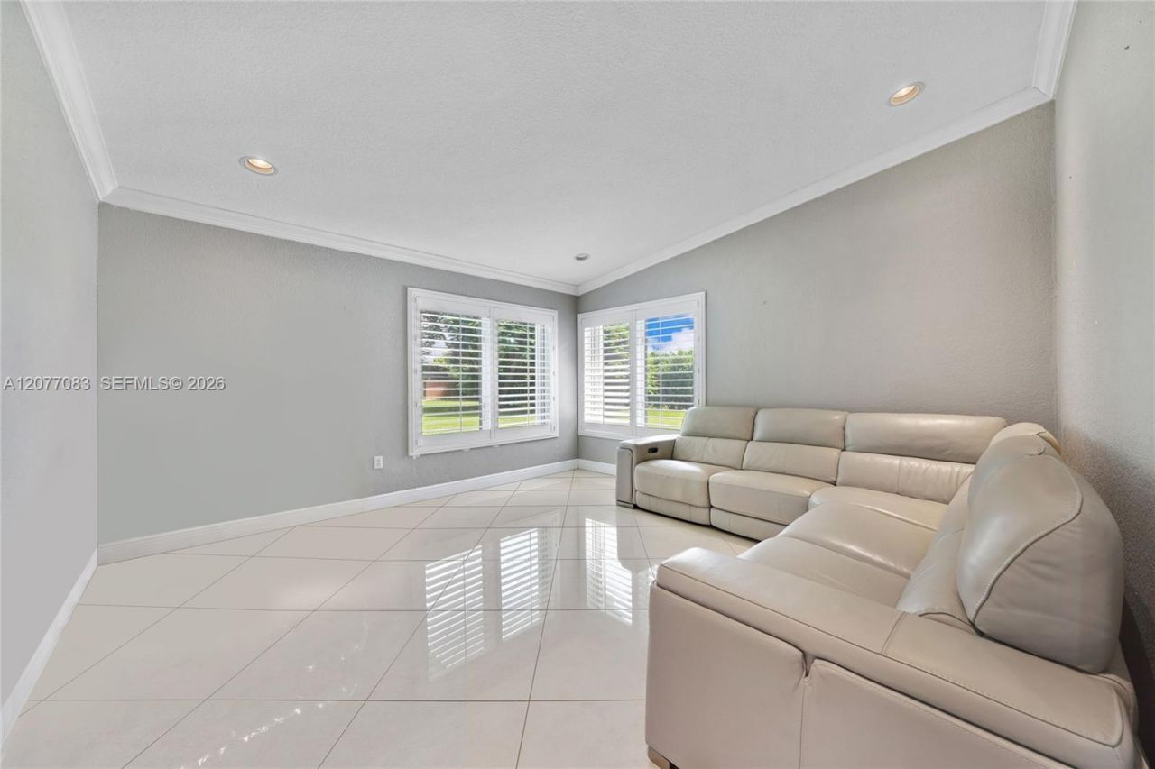 15290 SW 200th St , Miami, FL 33187 Photo